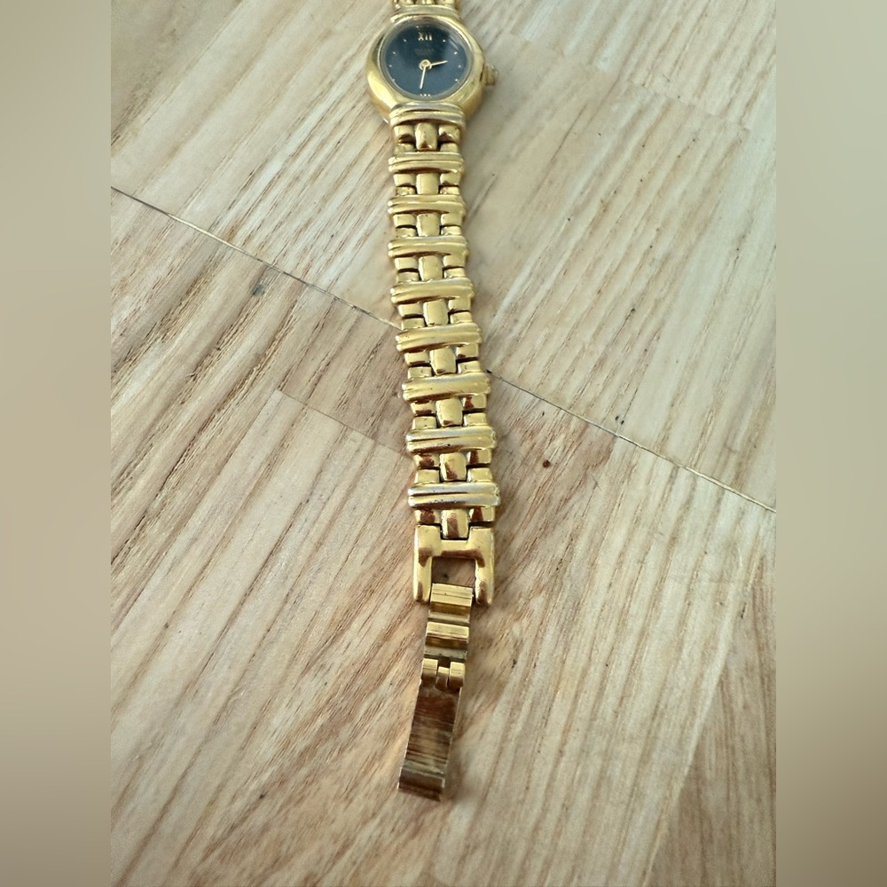 Vintage pulsar ladies oval gold tone dress watch NEW BATTERY - Picture 7 of 12